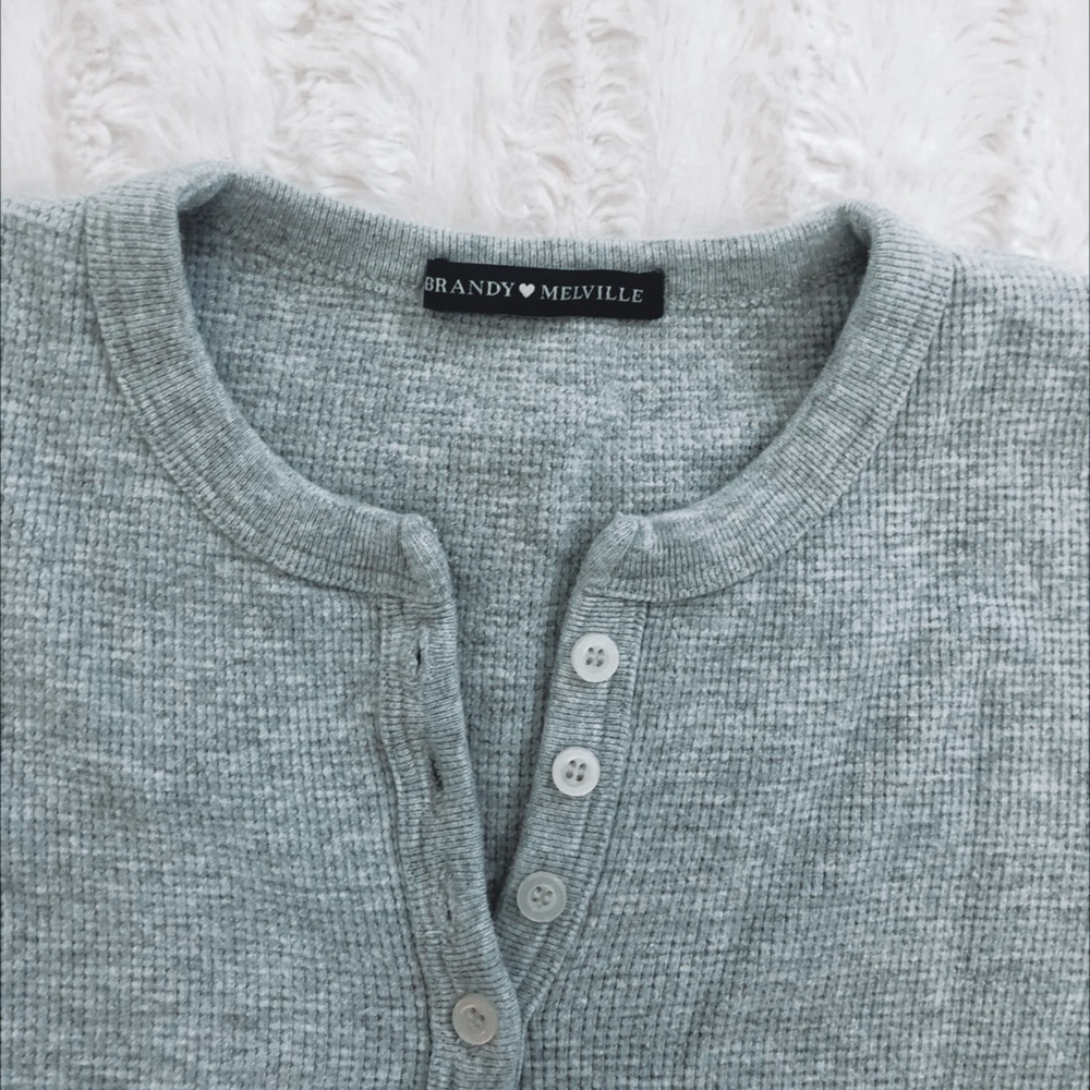 🐘👽Brandy Melville Grey Cropped Long Sleeve👽🐘